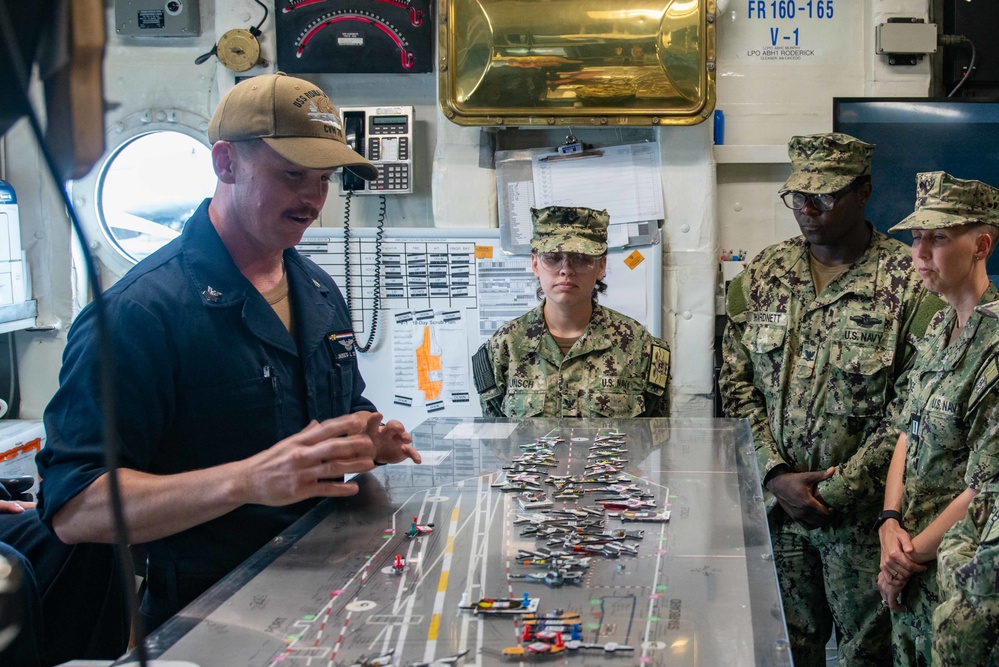 USS Ronald Reagan (CVN 76) hosts personnel from Naval Base Guam hospital