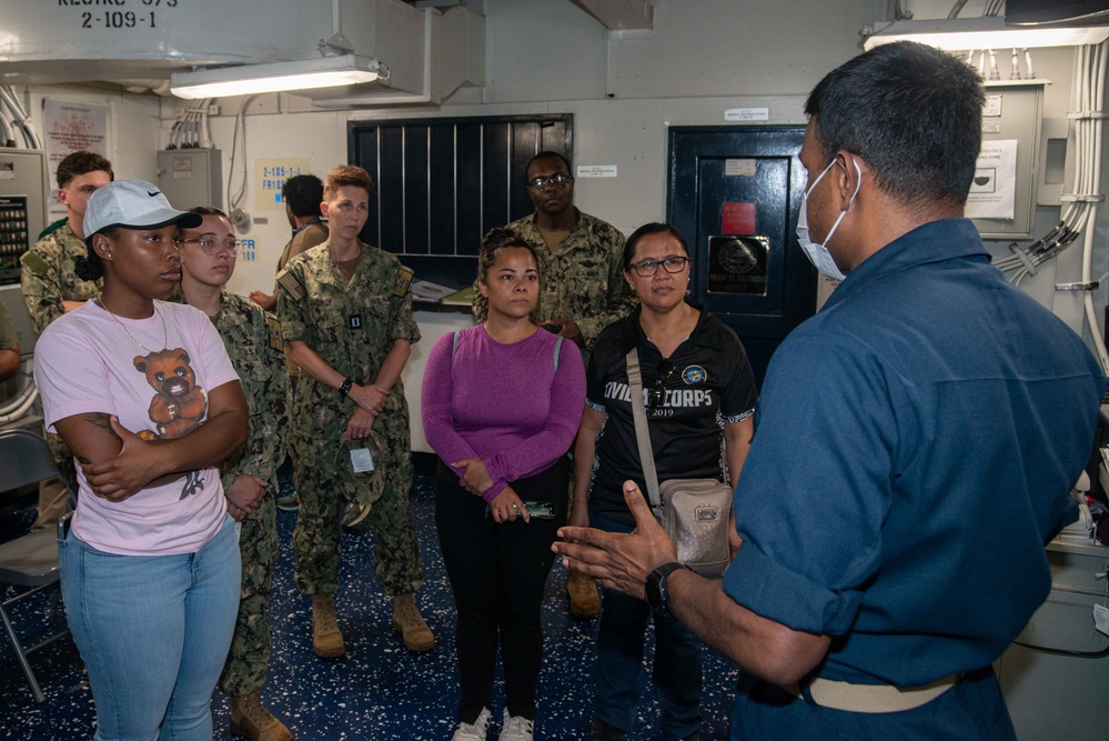 USS Ronald Reagan (CVN 76) hosts personnel from Naval Base Guam hospital