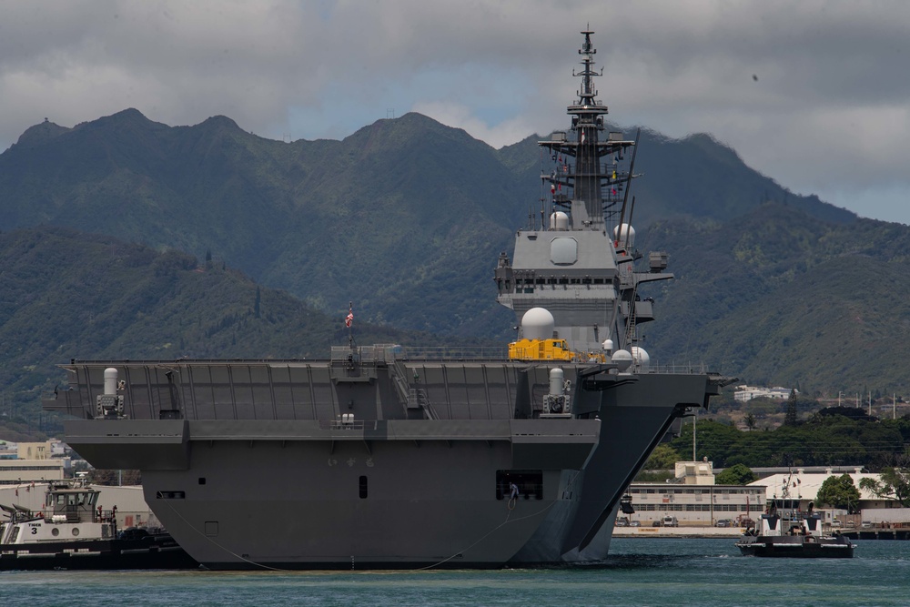 Japan Maritime Self-Defense Force Helicopter Destroyer JS Izumo (DDH-183) arrives at Pearl Harbor for RIMPAC 2022