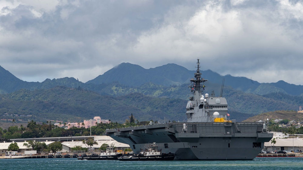 Japan Maritime Self-Defense Force Helicopter Destroyer JS Izumo (DDH-183) arrives at Pearl Harbor for RIMPAC 2022