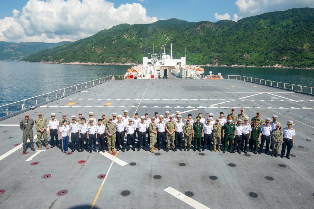 Vietnamese Hospital Ship Officials Tour USNS Mercy During PP22