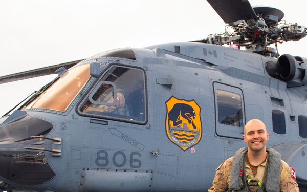 HMCS Vancouver Pilot and CH-148 Cyclone Canuck share in first landing on a Chilean vessel
