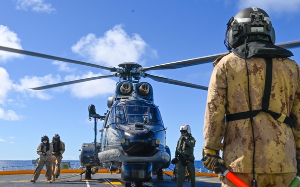 Chilean ship CNS ALMIRANTE LYNCH's helicopter conducts training