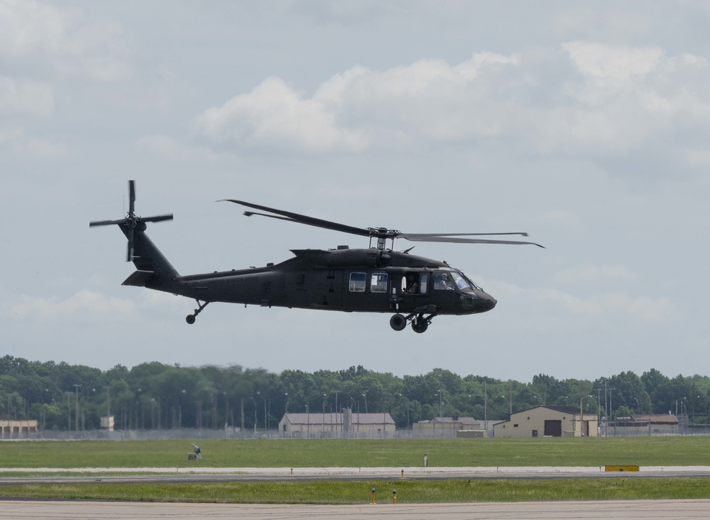 1-135th Assault Helicopter Battalion takes flight