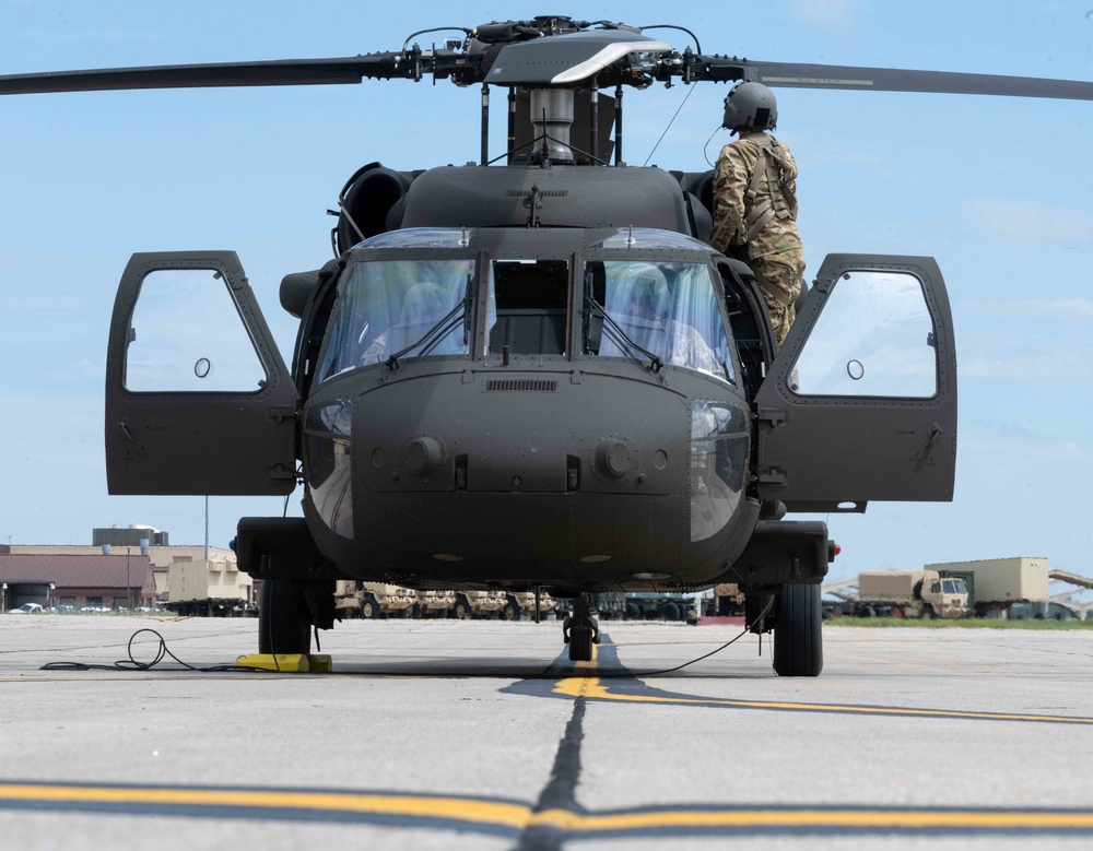 1-135th Assault Helicopter Battalion takes flight