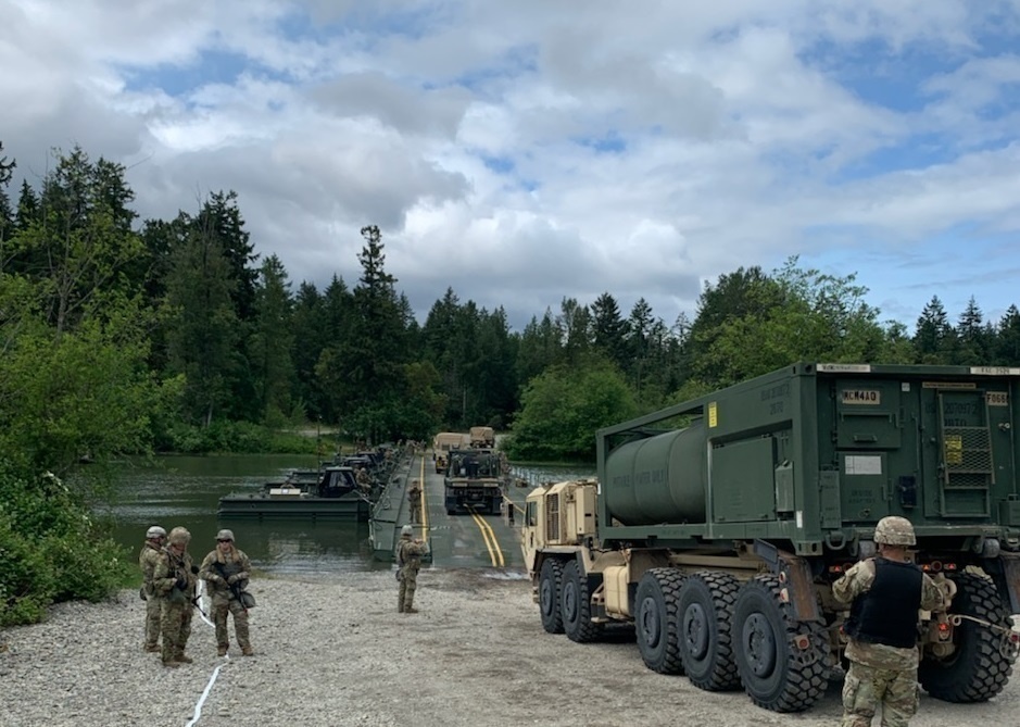 Soldiers, Marines train to outmaneuver adversaries during wet gap crossing exercise