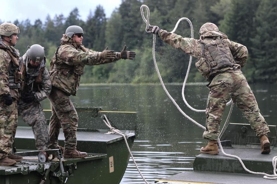 Soldiers, Marines train to outmaneuver adversaries during wet gap crossing exercise