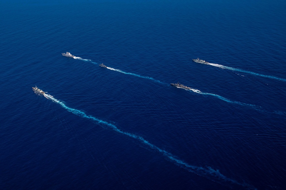 US Navy, Armada de Chile, Canadian Royal Navy in transit to RIMPAC 2022