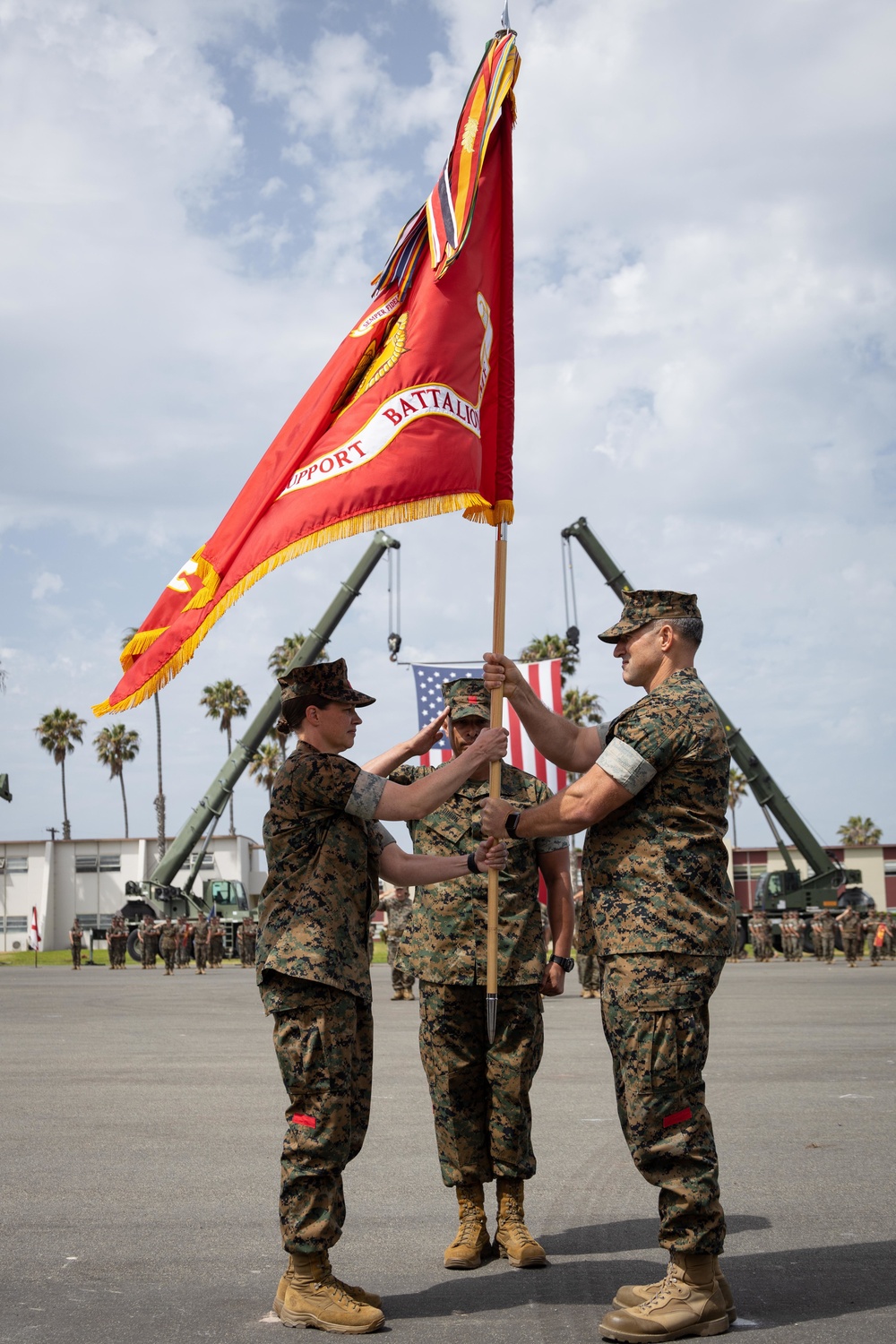 1st Landing Support Battalion. Change Of Command