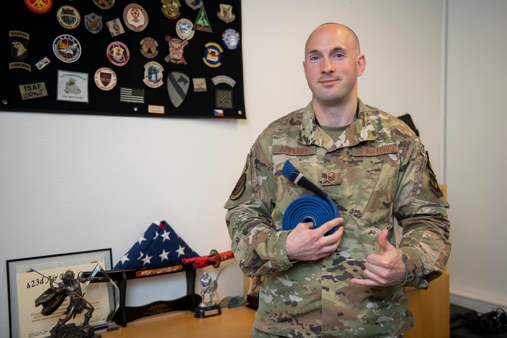 Airman shares love of martial arts by helping others