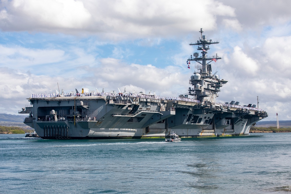 USS Abraham Lincoln (CVN 72) arrives at Pearl Harbor for RIMPAC 2022