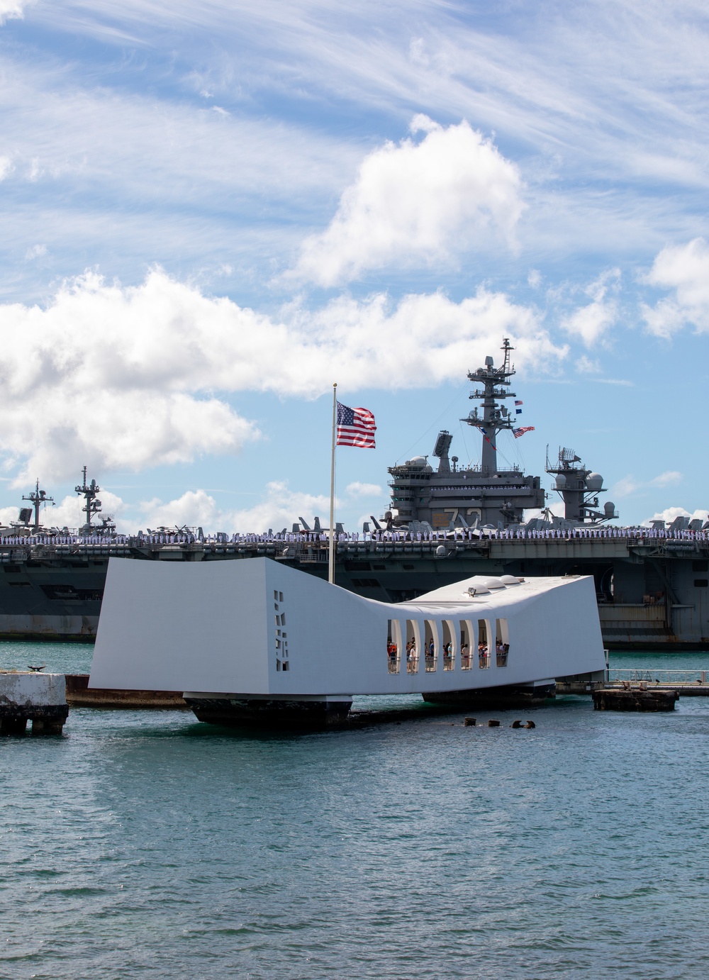 DVIDS - Images - USS Abraham Lincoln (CVN 72) arrives at Pearl Harbor ...