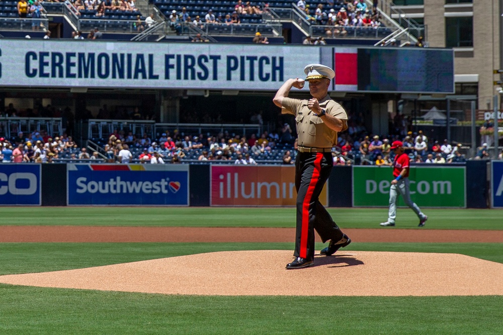 Commanding General of MCRD San Diego Throws the First Pitch at Padres Game