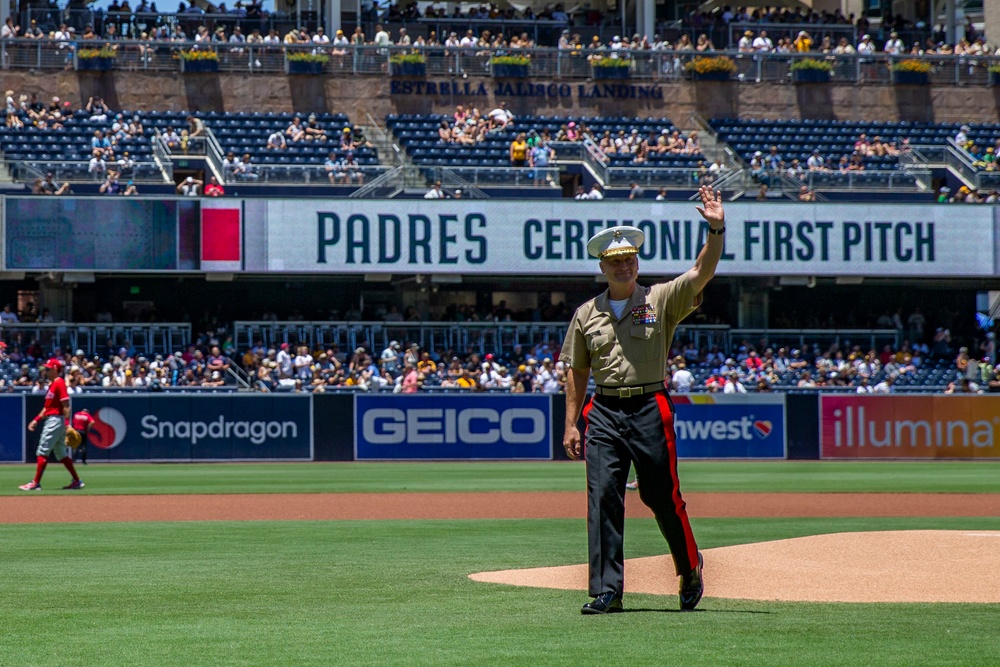 Commanding General of MCRD San Diego Throws the First Pitch at Padres Game