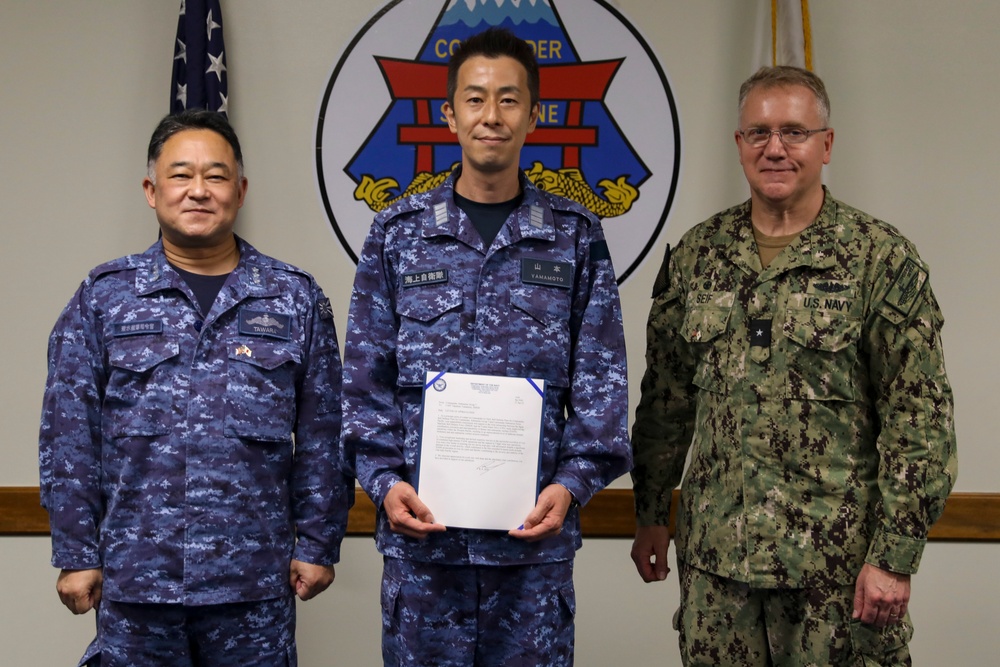 Capt. Takafumi Yamamoto Receives Letter of Appreciation from Commander, Submarine Group 7