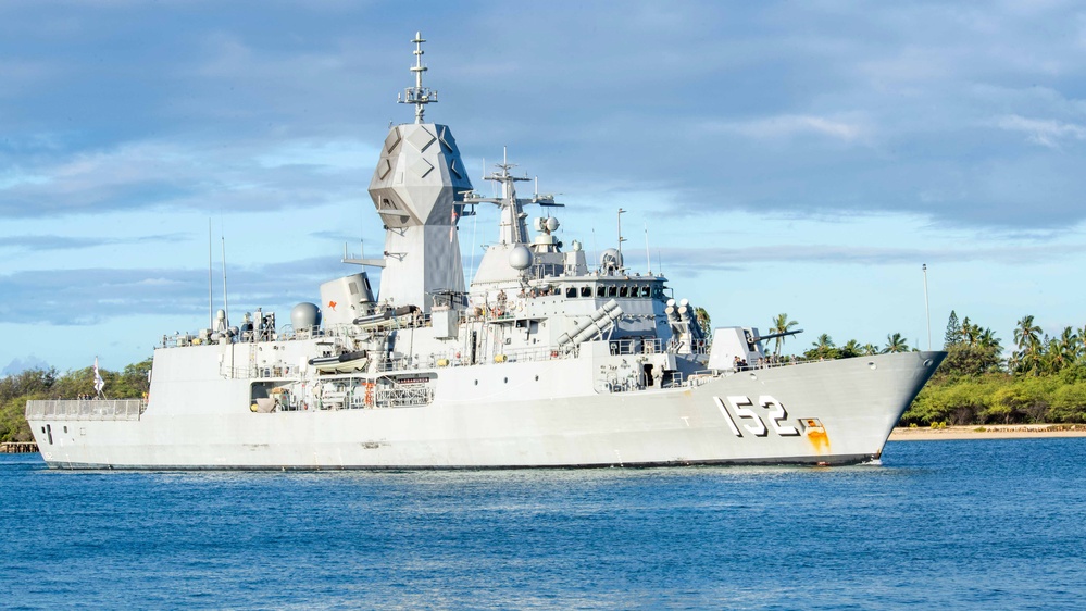 Royal Australian Navy frigate HMAS Warramunga (FFH 152) arrives at Pearl Harbor for RIMPAC 2022