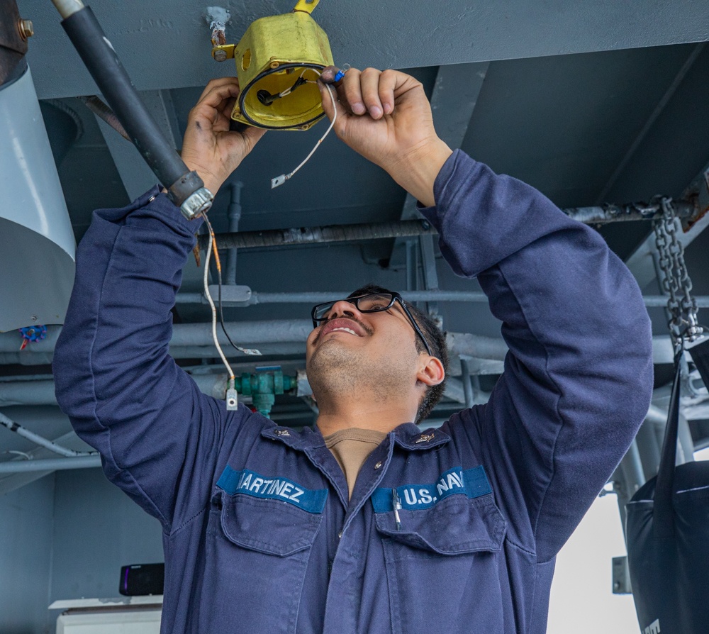 USS Antietam (CG 54) Junction Box Installation