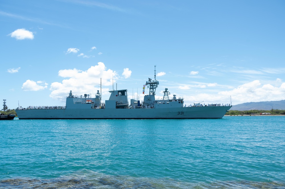 HMCS Vancouver arrives at Pearl Harbor for RIMPAC 2022