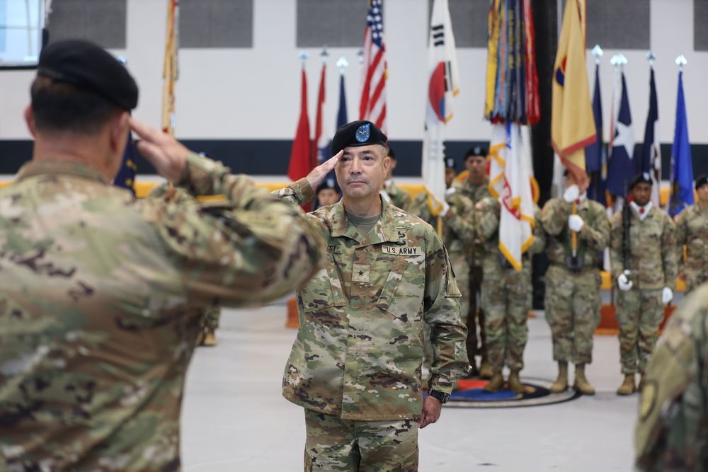 19th ESC welcomes BG Crist as commander