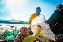 U.S. Navy, Royal Navy, Australian Defence Force Members and Vietnamese Volunteers Participate in Host Nation Outreach Event During PP22