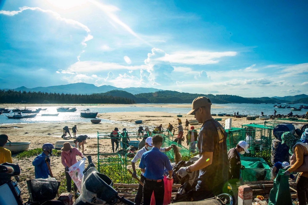 U.S. Navy Sailors and Vietnamese Volunteers Participate in Host Nation Outreach Event During PP22