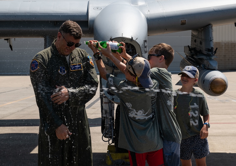 122nd Fighter Wing pilot flies last military flight