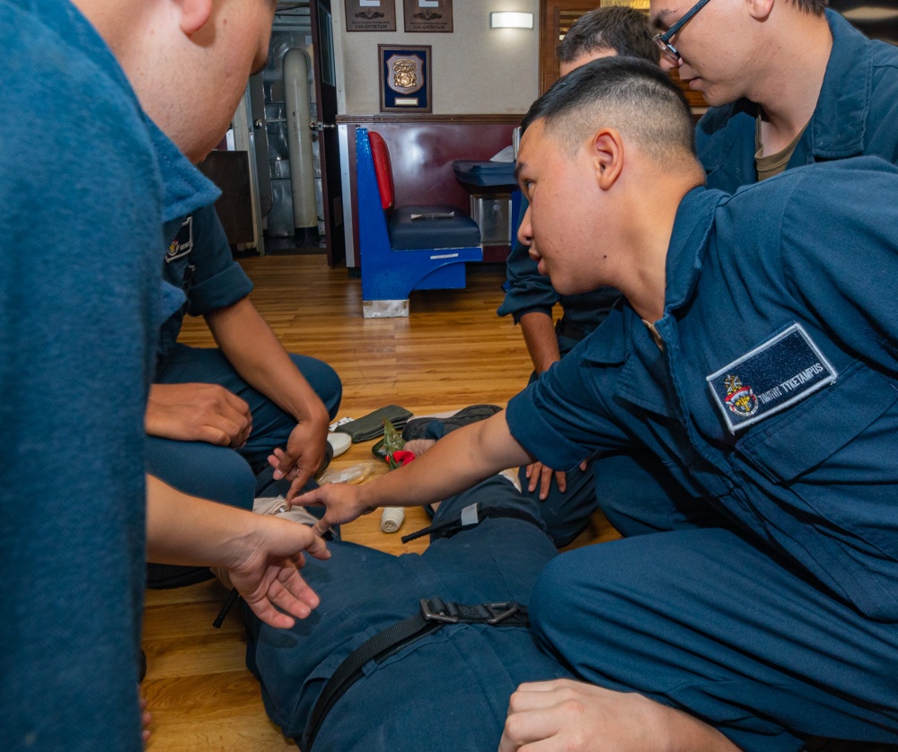 USS Antietam (CG 54) Routine Operations