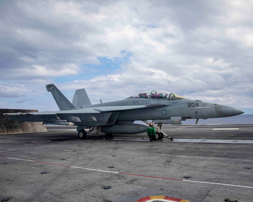 USS George H.W. Bush (CVN 77) Hosts Maj. Gen. Charles Corcoran