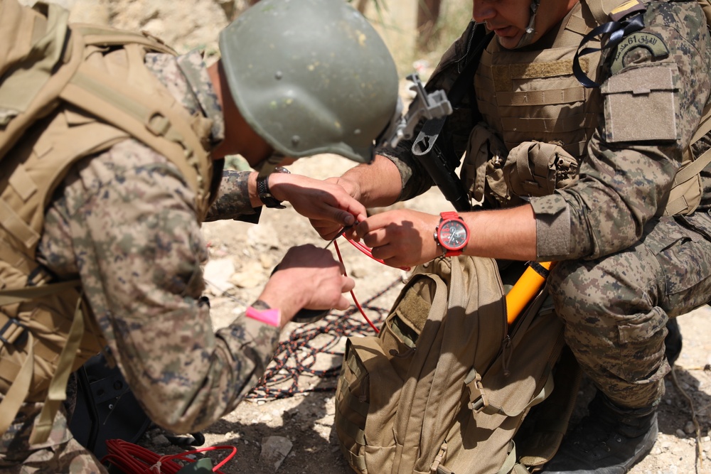 Tunisian and U.S. troops conduct EOD and medical training during African Lion 22