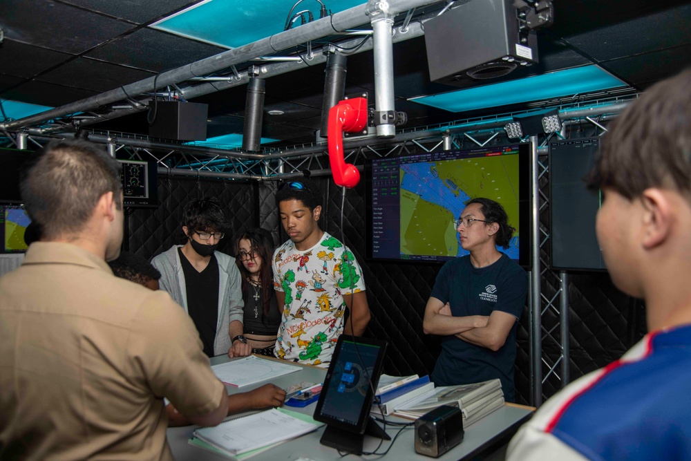 Union League of Chicago Boys and Girls Club tours NSGL