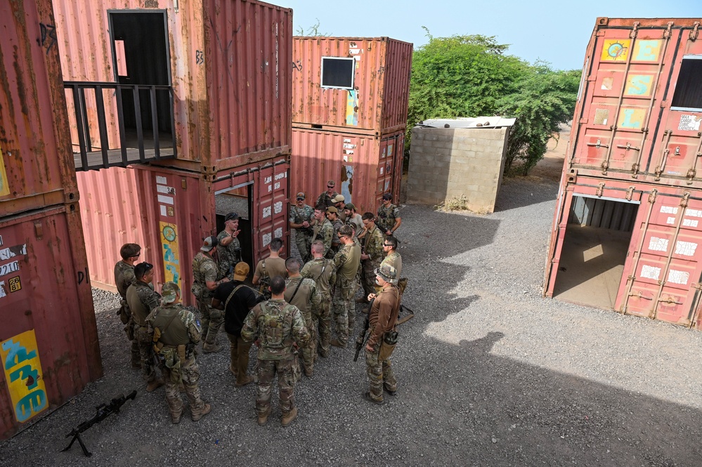 EARF Participates in CQB Training With Partner Forces