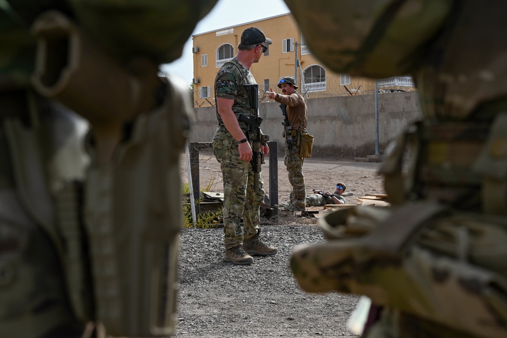 EARF Participates in CQB Training With Partner Forces