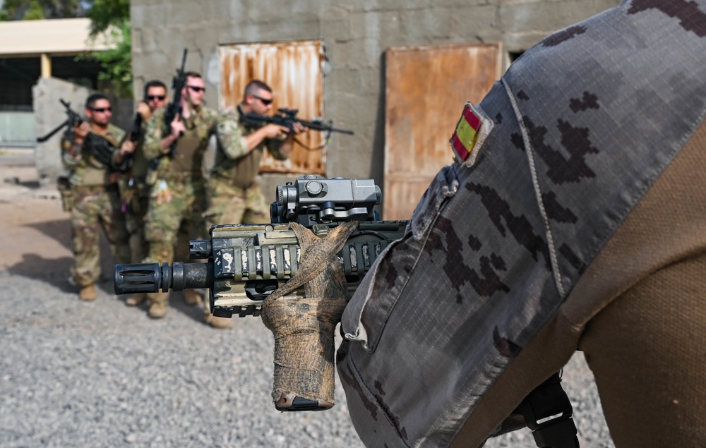 EARF Participates in CQB Training With Partner Forces