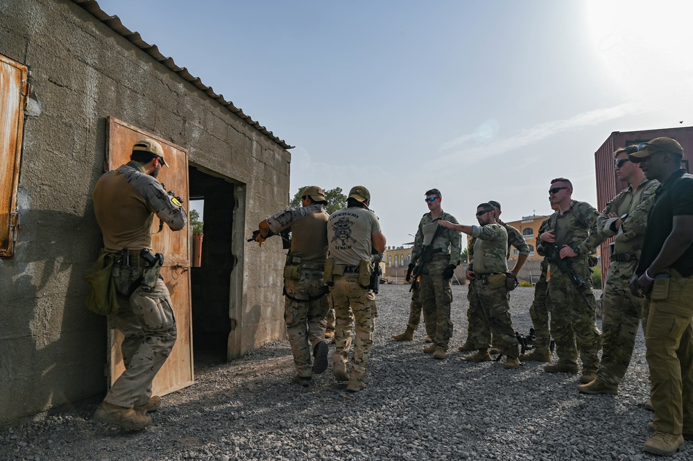 EARF Participates in CQB Training With Partner Forces