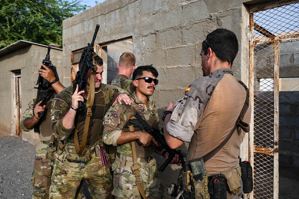 EARF Participates in CQB Training With Partner Forces