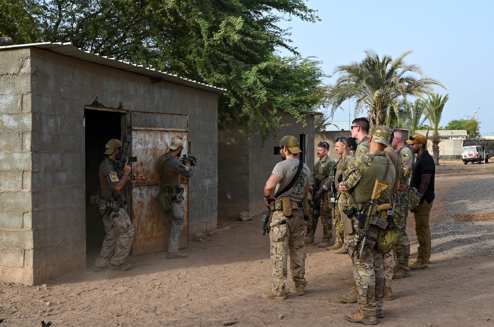 EARF Participates in CQB Training With Partner Forces