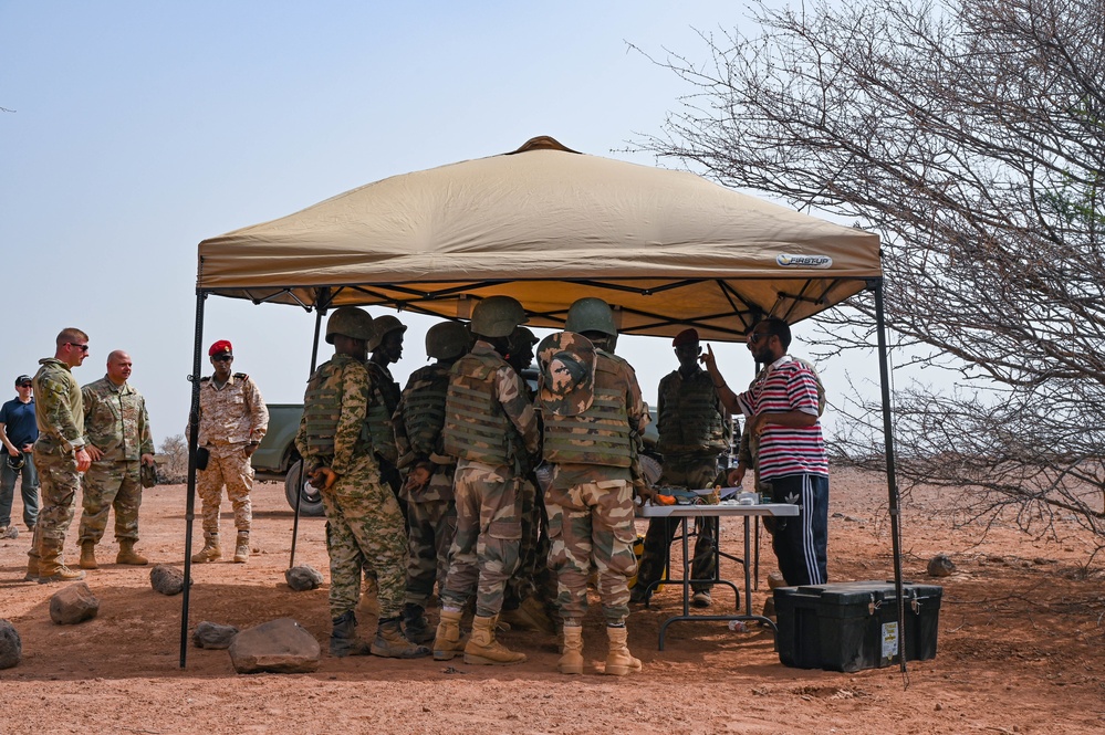 SFAB Conduct Counter IED Training at Range