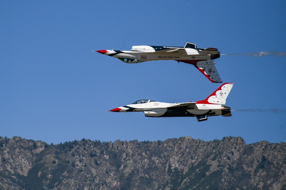 DVIDS Images Hill Air Show thrills huge crowds [Image 3 of 8]