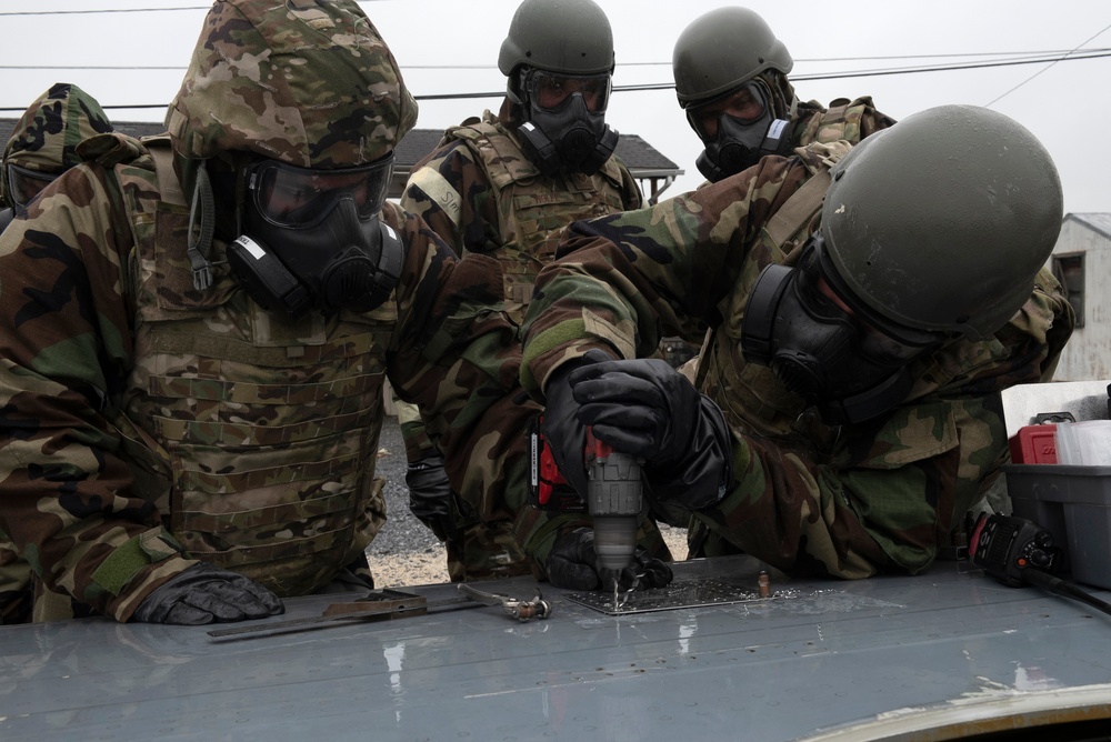 193 SOMXS Airmen Perform Field Repairs