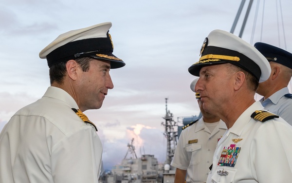 HMAS Canberra arrives at Pearl Harbour