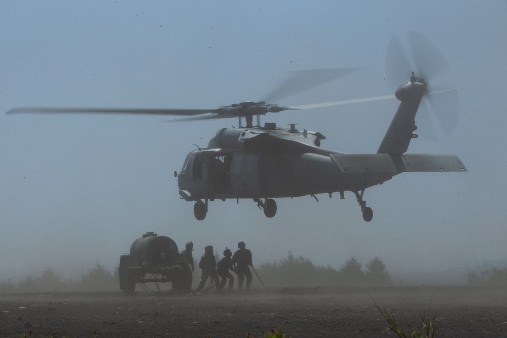 CLB-4, 3rd LSB Marines conduct Helicopter Support Team training during Exercise Shinka 22.1