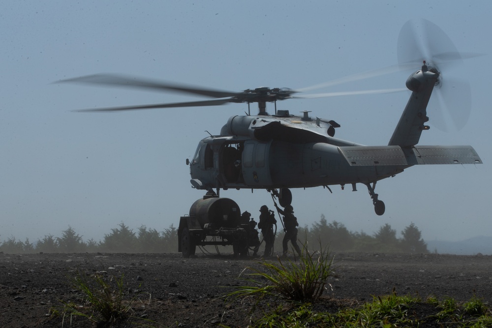 CLB-4, 3rd LSB Marines conduct Helicopter Support Team training during Exercise Shinka 22.1