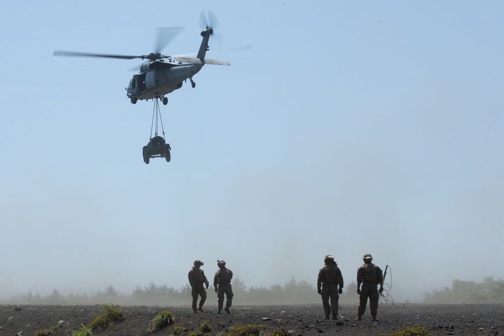 CLB-4, 3rd LSB Marines conduct Helicopter Support Team training during Exercise Shinka 22.1