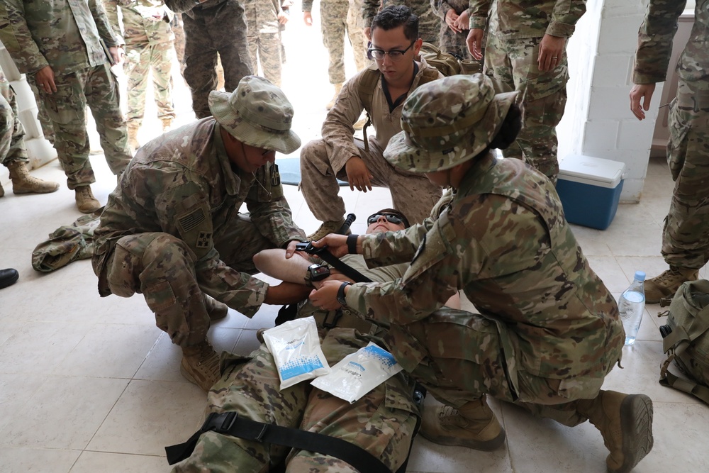 U.S. and Tunisian soldiers train on EOD and medical procedures during African Lion 22