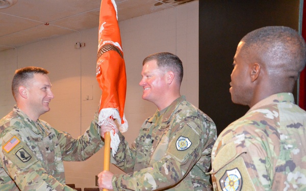 60th Signal Battalion (Offensive Cyber Operations) Soldiers, civilians welcome new commander