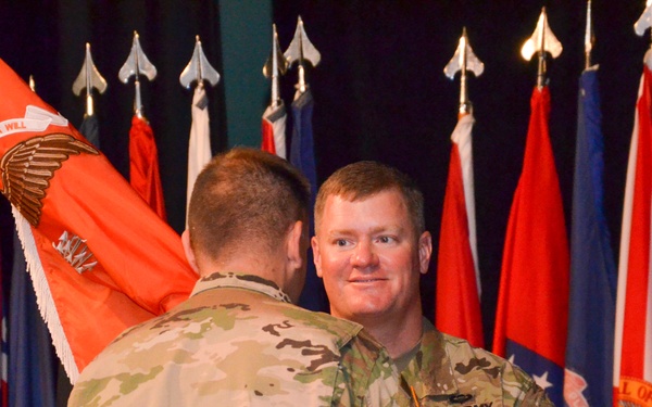 60th Signal Battalion (Offensive Cyber Operations) Soldiers, civilians welcome new commander