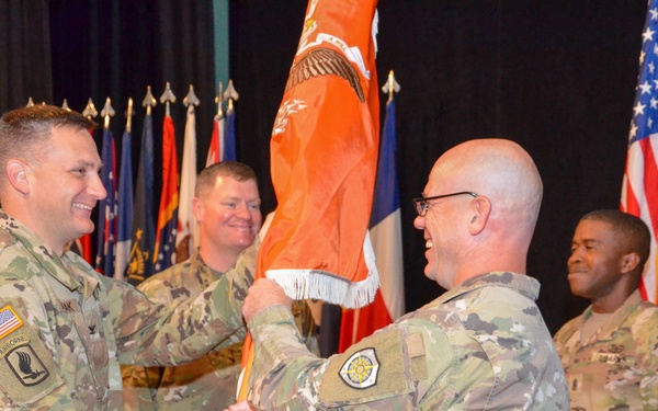 60th Signal Battalion (Offensive Cyber Operations) Soldiers, civilians welcome new commander