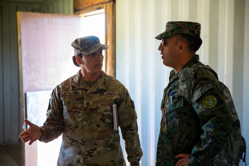 Kentucky Army National Guard instructors meet with Ecuadorian instructors