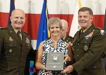 Good Neighbor Award Honors Gold Star Mother Annette Hall