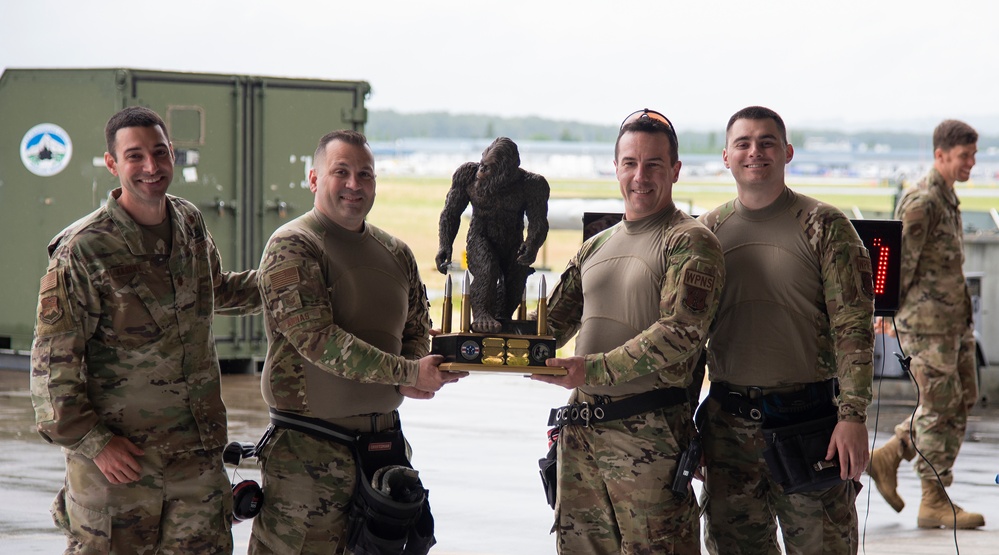 142nd AMXS Airmen compete in weapons load competition